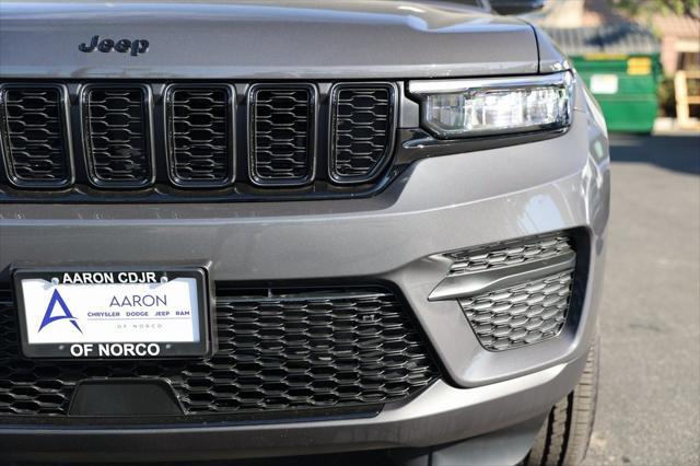 new 2025 Jeep Grand Cherokee car, priced at $40,420