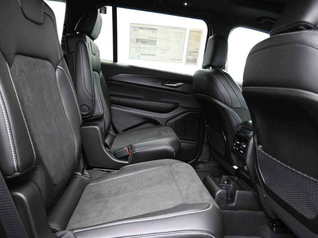 new 2025 Jeep Grand Cherokee L car, priced at $41,884