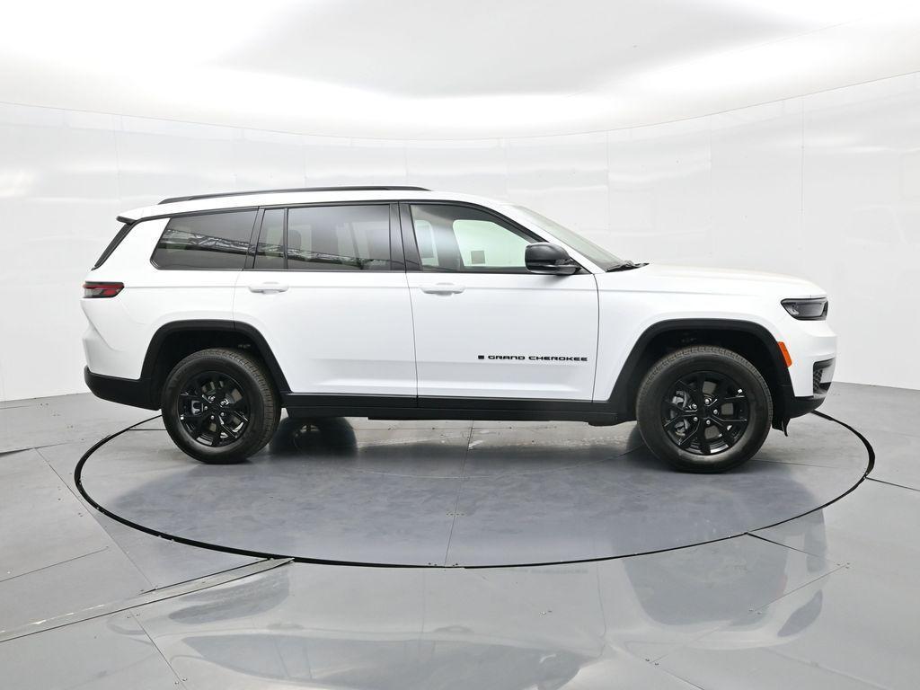 new 2025 Jeep Grand Cherokee L car, priced at $39,881