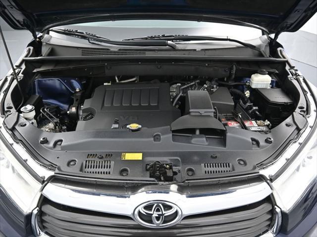 used 2014 Toyota Highlander car, priced at $15,988