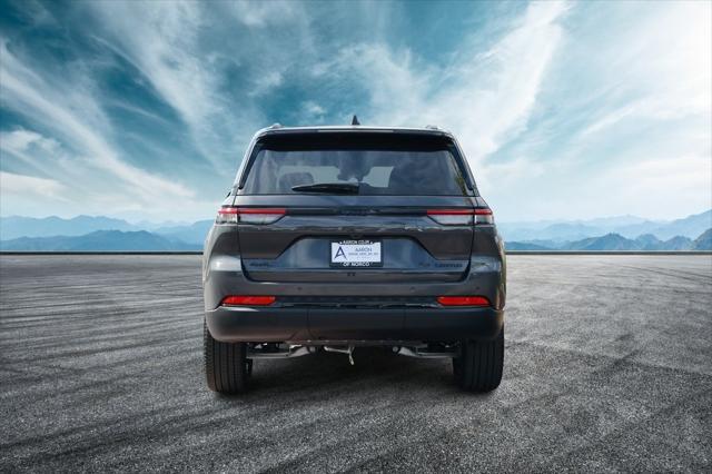 new 2025 Jeep Grand Cherokee car, priced at $45,045