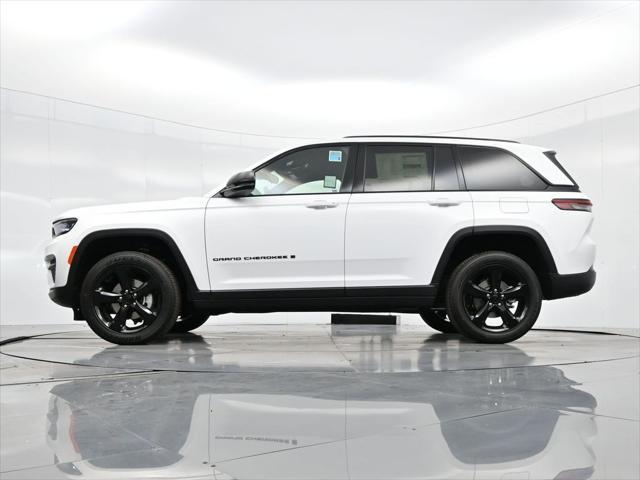 new 2025 Jeep Grand Cherokee car, priced at $40,325