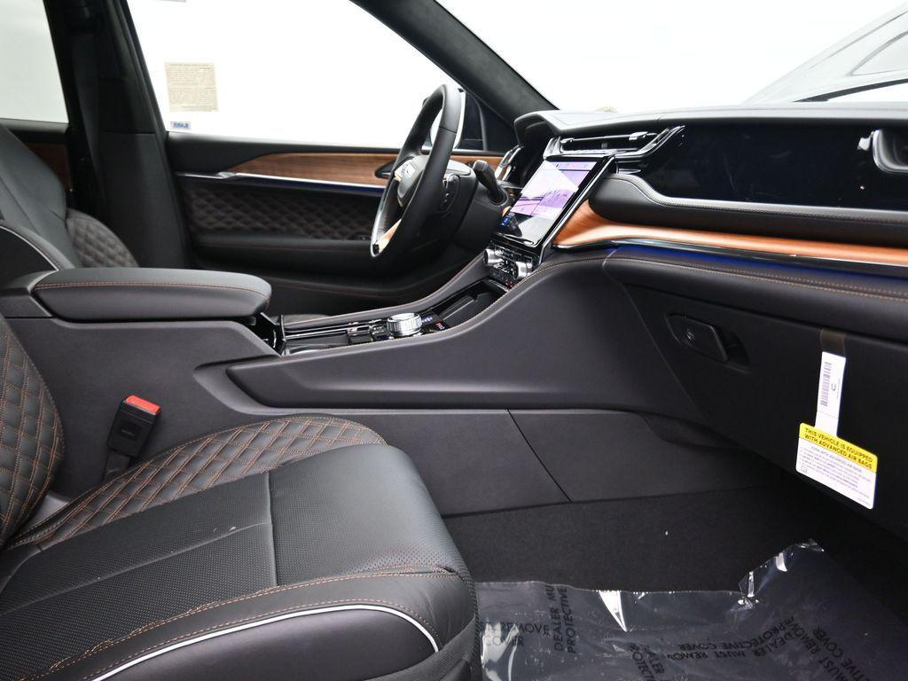 new 2025 Jeep Grand Cherokee L car, priced at $65,280