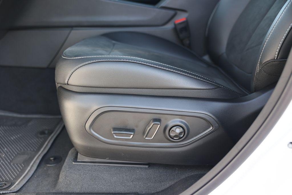 new 2025 Jeep Grand Cherokee car, priced at $38,824