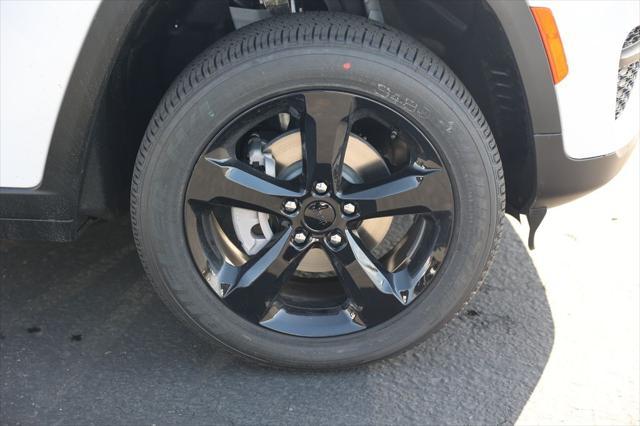 new 2025 Jeep Grand Cherokee car, priced at $41,830