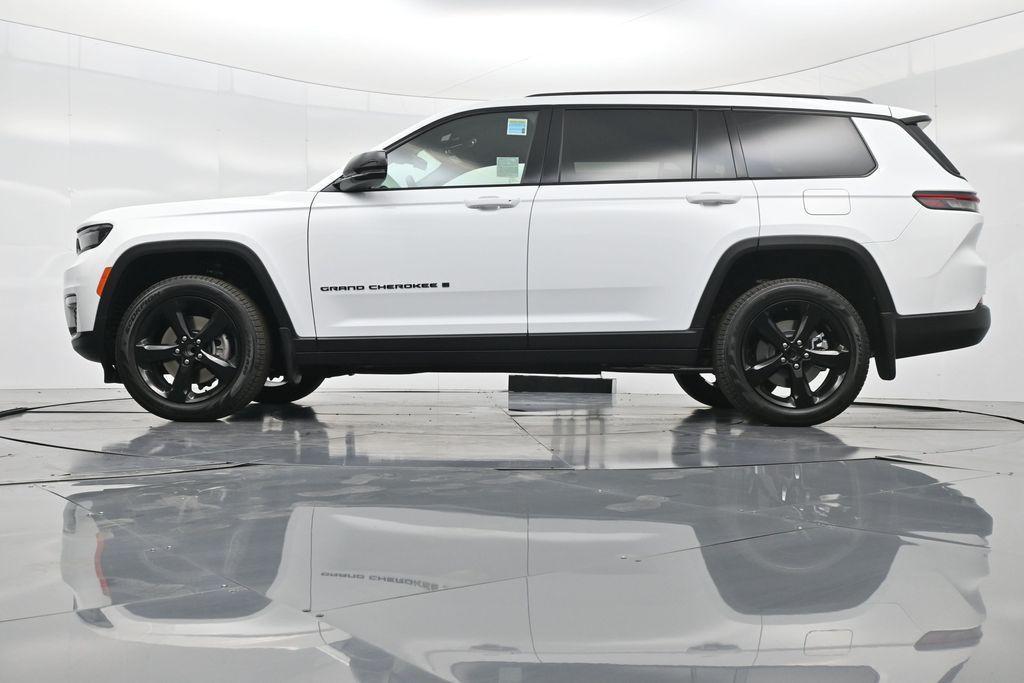 new 2025 Jeep Grand Cherokee L car, priced at $43,800