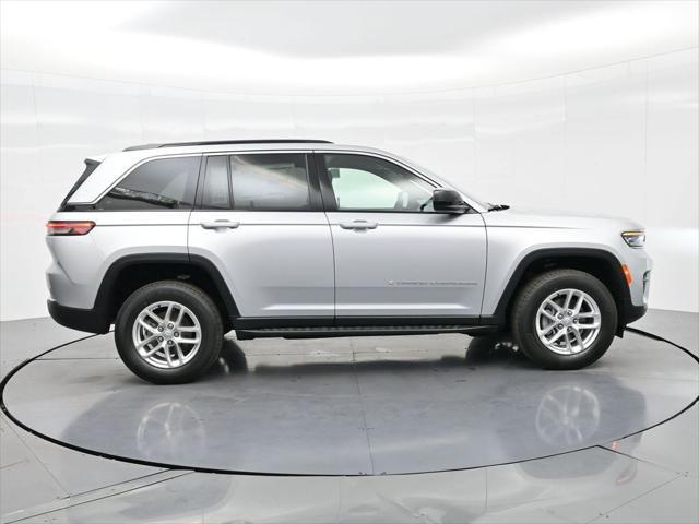 new 2025 Jeep Grand Cherokee car, priced at $37,800