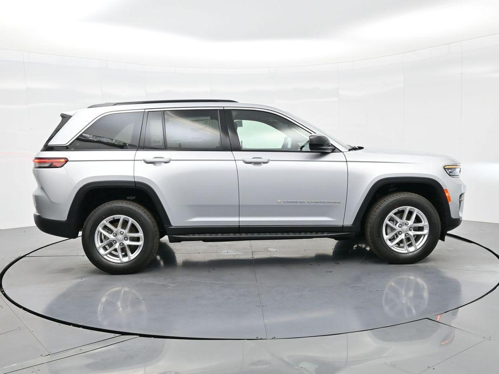 new 2025 Jeep Grand Cherokee car, priced at $35,300
