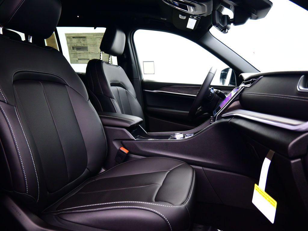 new 2025 Jeep Grand Cherokee 4xe car, priced at $64,285