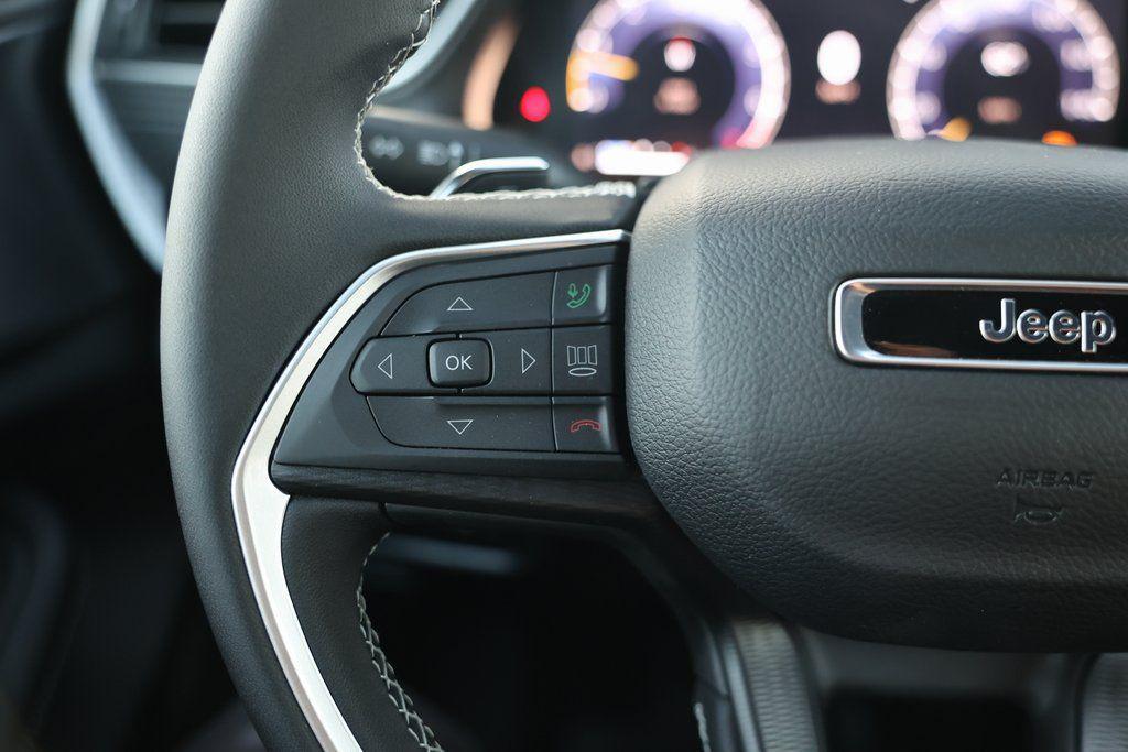 new 2025 Jeep Grand Cherokee car, priced at $31,170