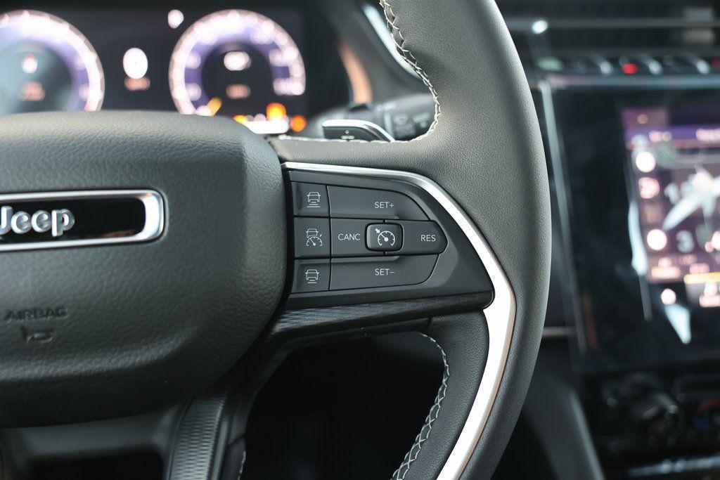 new 2025 Jeep Grand Cherokee car, priced at $31,170