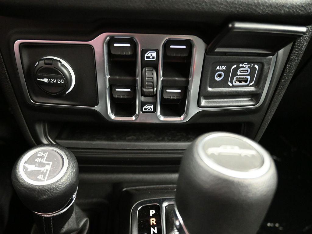 new 2025 Jeep Gladiator car, priced at $39,814