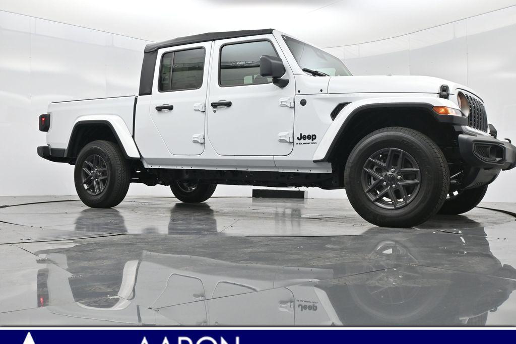 new 2025 Jeep Gladiator car, priced at $39,814