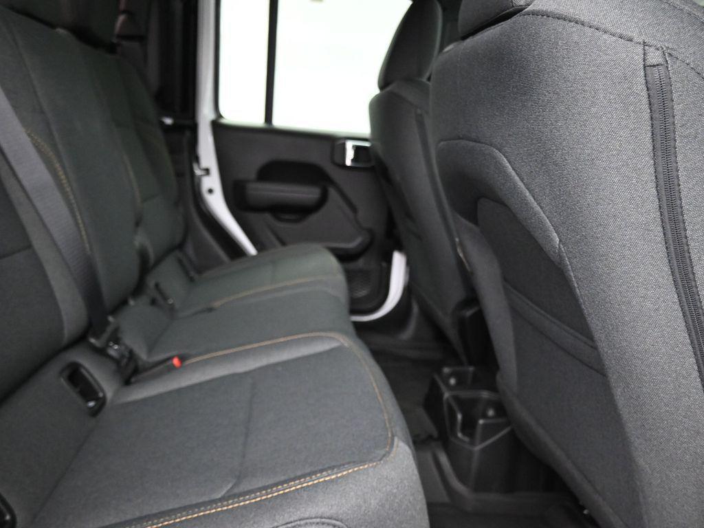 new 2025 Jeep Gladiator car, priced at $39,814
