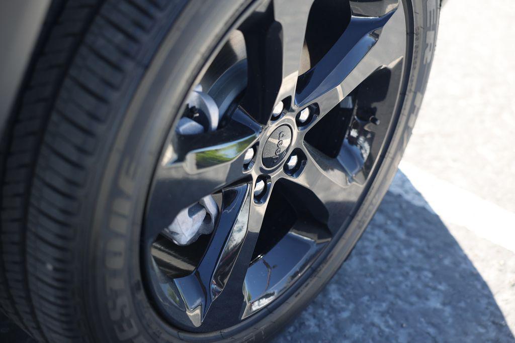 new 2025 Jeep Grand Cherokee car, priced at $35,057