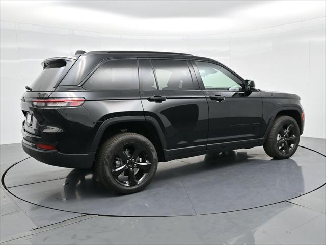 new 2025 Jeep Grand Cherokee car, priced at $45,770