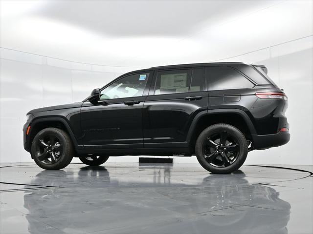 new 2025 Jeep Grand Cherokee car, priced at $45,770