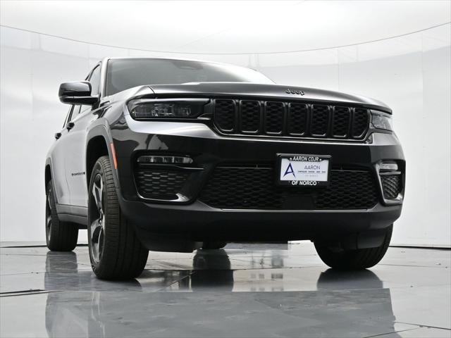 new 2025 Jeep Grand Cherokee car, priced at $45,020