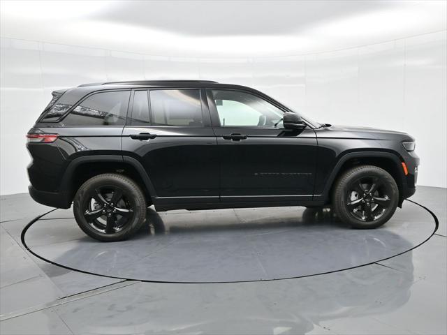 new 2025 Jeep Grand Cherokee car, priced at $45,020