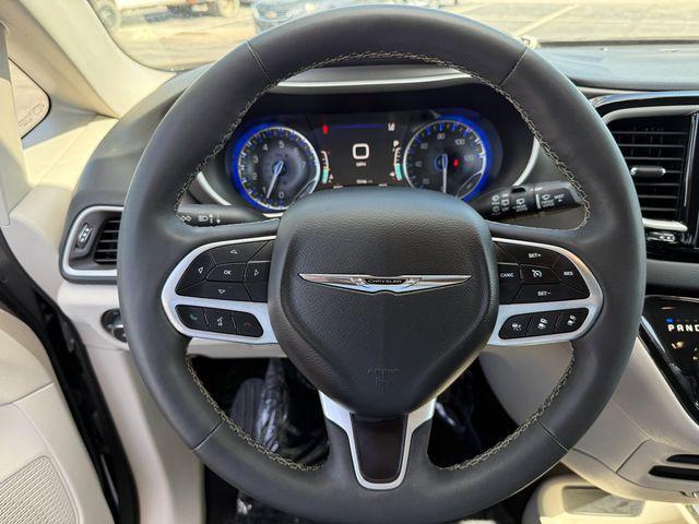 used 2022 Chrysler Pacifica car, priced at $23,100