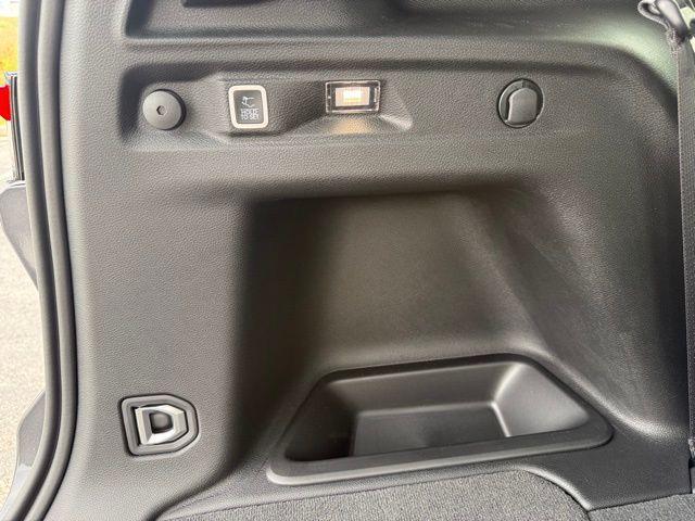 new 2025 Jeep Grand Cherokee L car, priced at $51,917