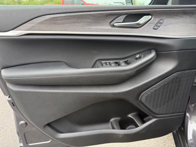 new 2025 Jeep Grand Cherokee L car, priced at $51,917