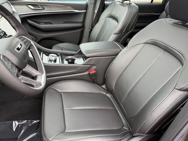 new 2025 Jeep Grand Cherokee L car, priced at $51,917