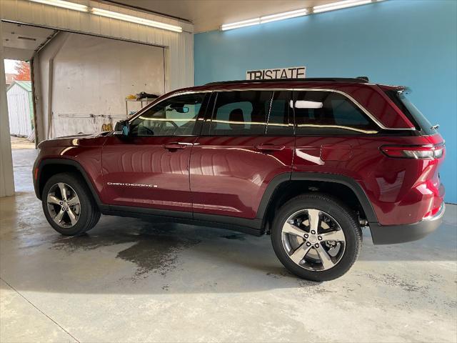 new 2025 Jeep Grand Cherokee car, priced at $50,195