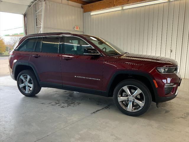 new 2025 Jeep Grand Cherokee car, priced at $50,195