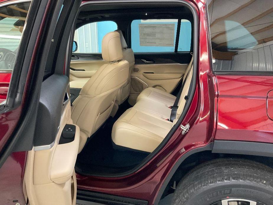 new 2024 Jeep Grand Cherokee car, priced at $54,101