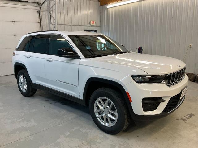 new 2025 Jeep Grand Cherokee car, priced at $40,870