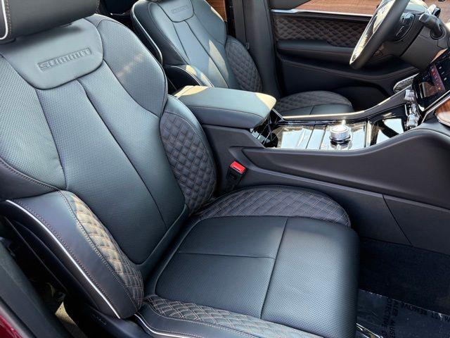 new 2025 Jeep Grand Cherokee car, priced at $69,966