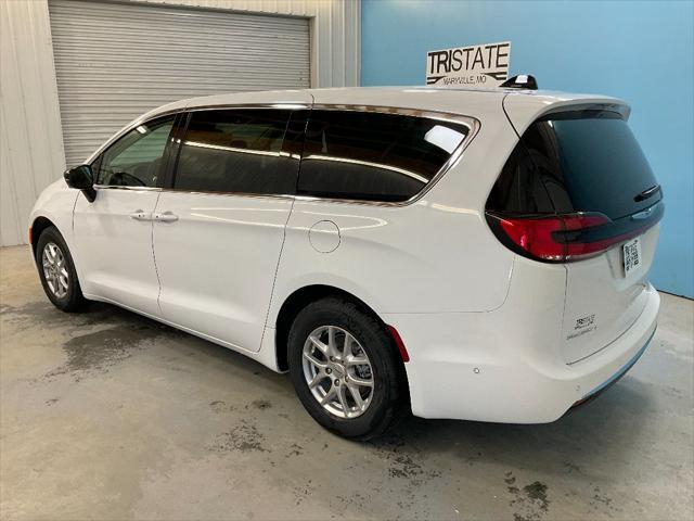 new 2024 Chrysler Pacifica car, priced at $43,740