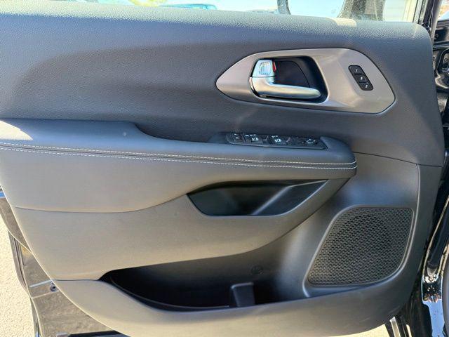 new 2026 Chrysler Pacifica car, priced at $46,419