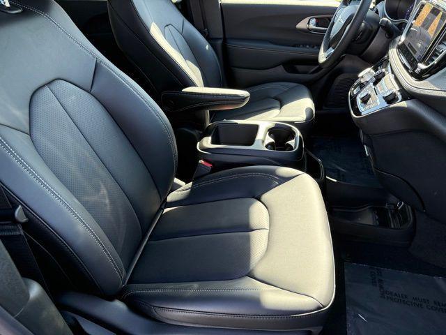 new 2026 Chrysler Pacifica car, priced at $46,419