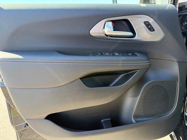 new 2026 Chrysler Pacifica car, priced at $48,068