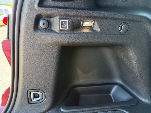 new 2025 Jeep Grand Cherokee L car, priced at $45,944