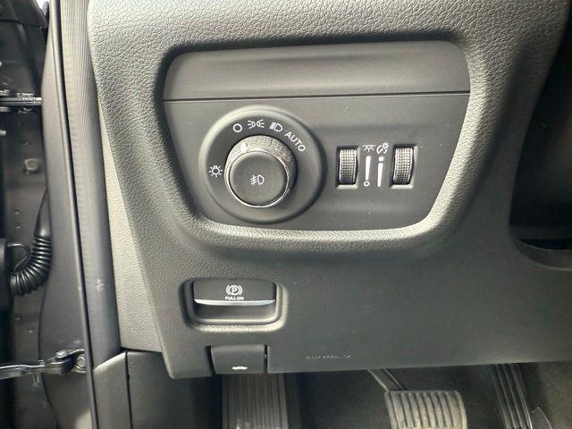 new 2025 Jeep Grand Cherokee car, priced at $52,884