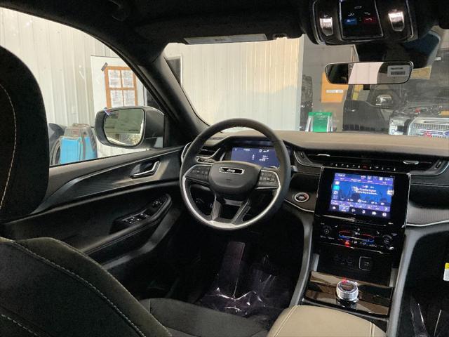 new 2025 Jeep Grand Cherokee car, priced at $39,863