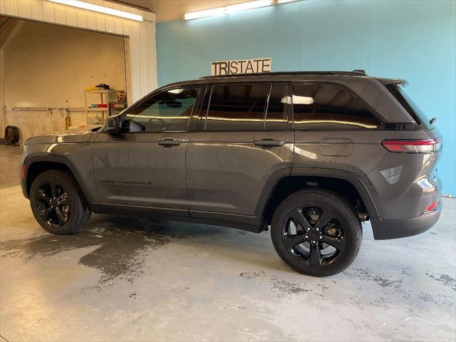 used 2022 Jeep Grand Cherokee car, priced at $35,900