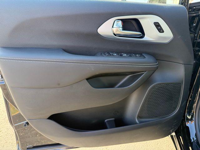 new 2026 Chrysler Pacifica car, priced at $53,109