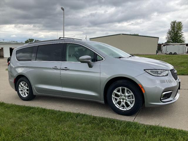 used 2021 Chrysler Pacifica car, priced at $24,200