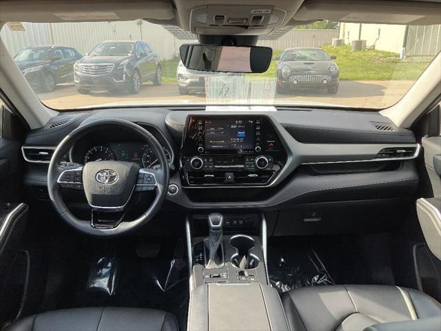 used 2021 Toyota Highlander car, priced at $37,958