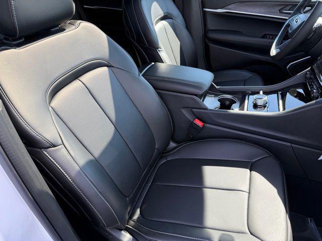 new 2025 Jeep Grand Cherokee car, priced at $53,406