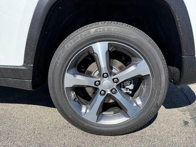 new 2025 Jeep Grand Cherokee car, priced at $53,406