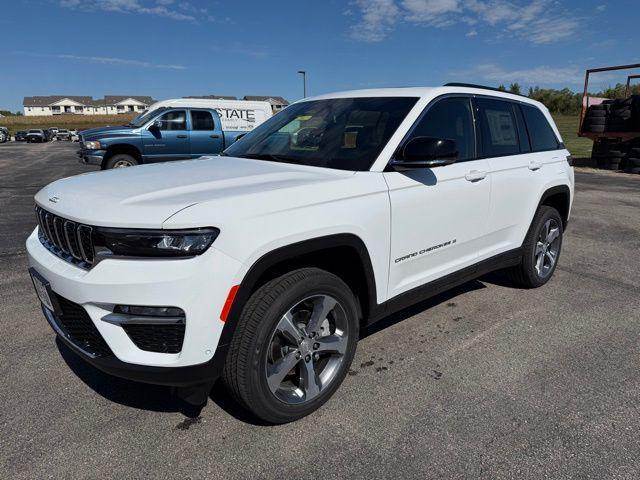 new 2025 Jeep Grand Cherokee car, priced at $53,357