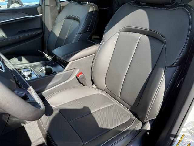 new 2025 Jeep Grand Cherokee car, priced at $53,406