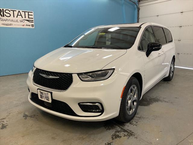 new 2024 Chrysler Pacifica car, priced at $47,527