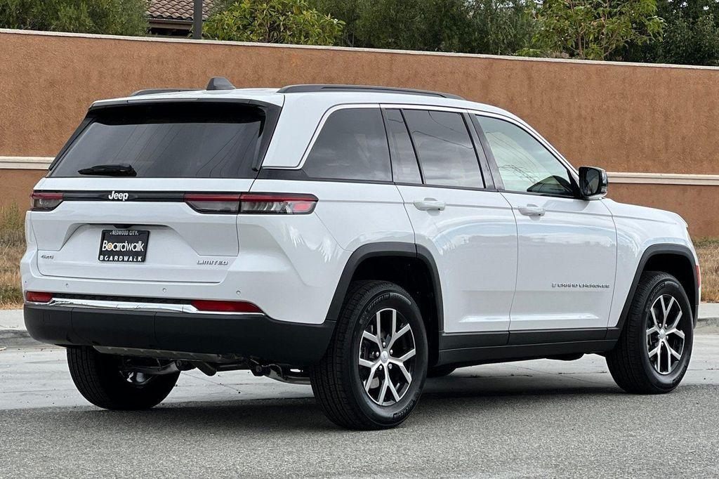 new 2025 Jeep Grand Cherokee car, priced at $45,645