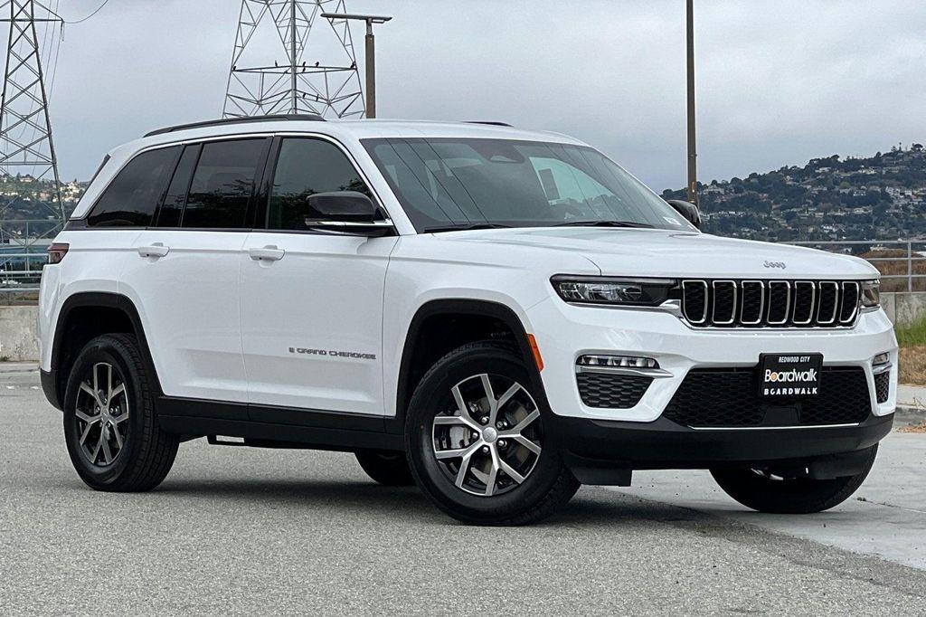 new 2025 Jeep Grand Cherokee car, priced at $45,645